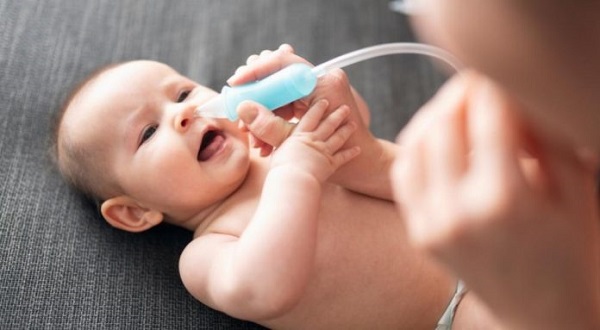 Một số lưu ý khi hút mũi cho trẻ