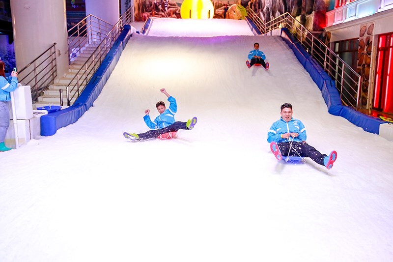 Trượt tuyết tại Snow Town