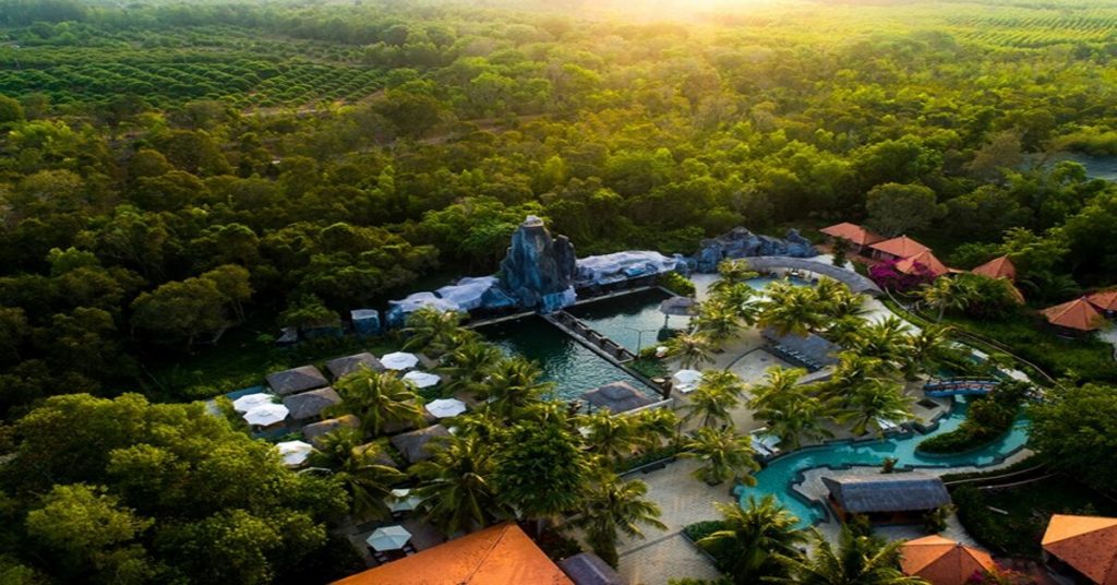 Suối nước nóng Bình Châu