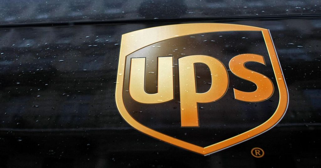 Tổng đài UPS hỗ trợ dịch vụ khách hàng tại Việt Nam miễn phí