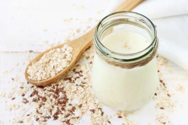 Nên cho bé ăn sữa chua nguyên chất