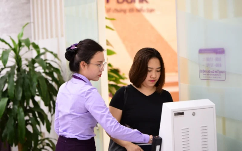 Thời gian làm việc của ngân hàng TPBank là từ thứ 2 đến sáng thứ 7 hàng tuần