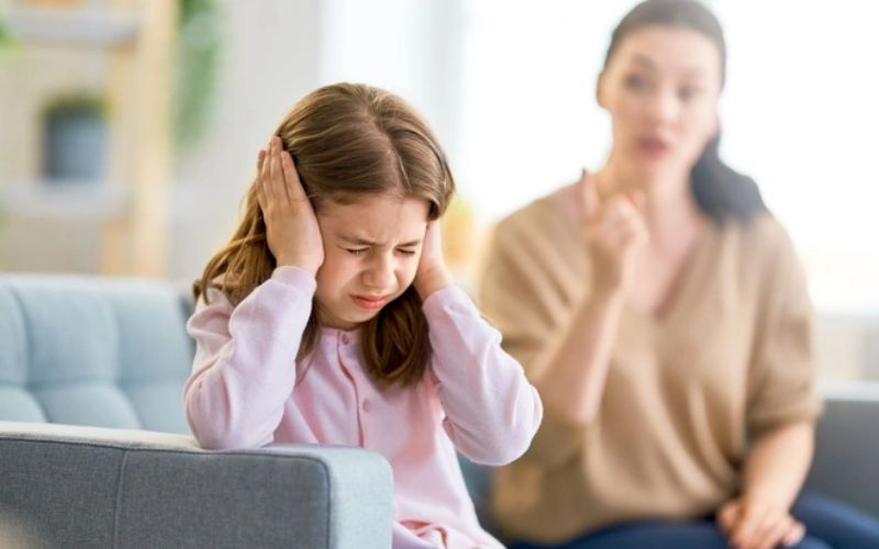 Ba mẹ không nên gượng ép trẻ