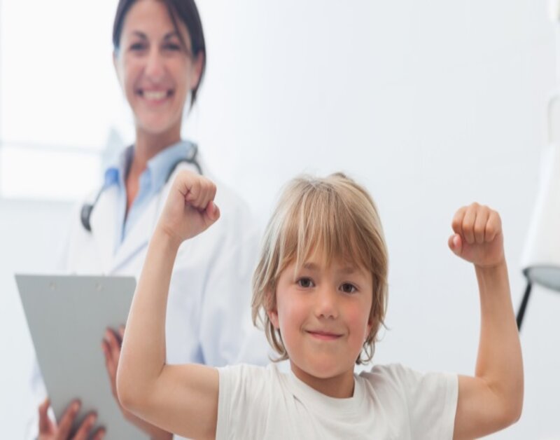 Trẻ có thể bị yếu cơ nếu thiếu vitamin trầm trọng