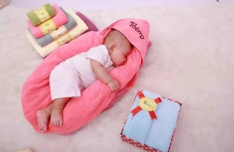 Da bé còn khá non nớt nên mẹ phải cẩn thận Da bé còn khá non nớt nên mẹ phải cẩn thận