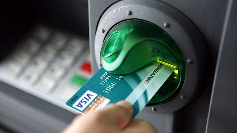 Thẻ ABBANK rút được tiền ở cây ATM ngân hàng nào?
