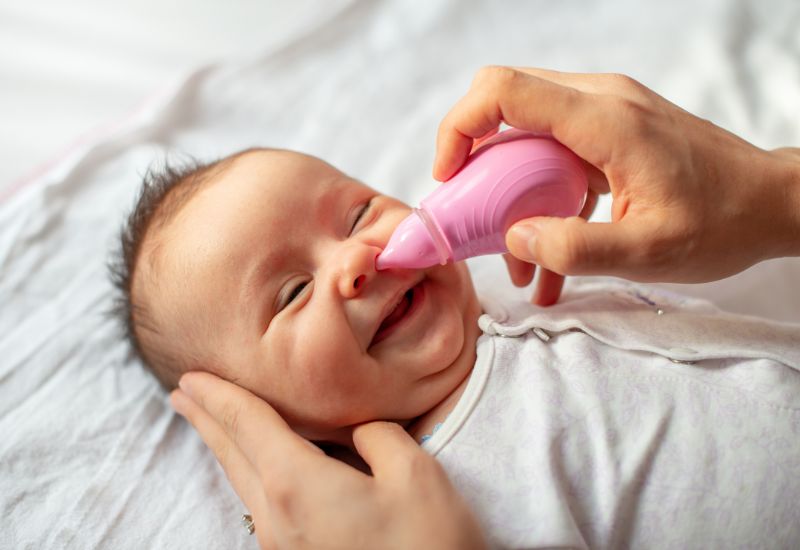 Trường hợp mẹ nên hút mũi cho bé