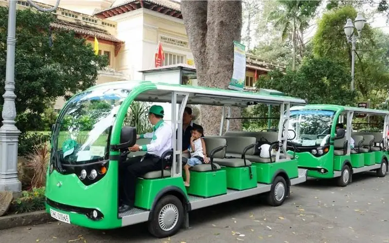 Vi vu trên xe điện - xe lửa