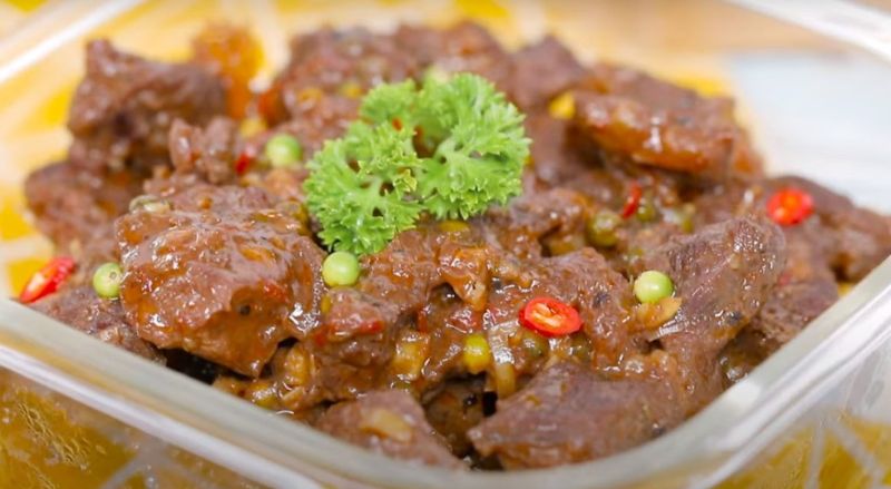 Thịt bò mềm thơm hòa cùng mùi gừng sẽ kích thích sự thèm ăn của bé Thịt bò mềm thơm hòa cùng mùi gừng sẽ kích thích sự thèm ăn của bé