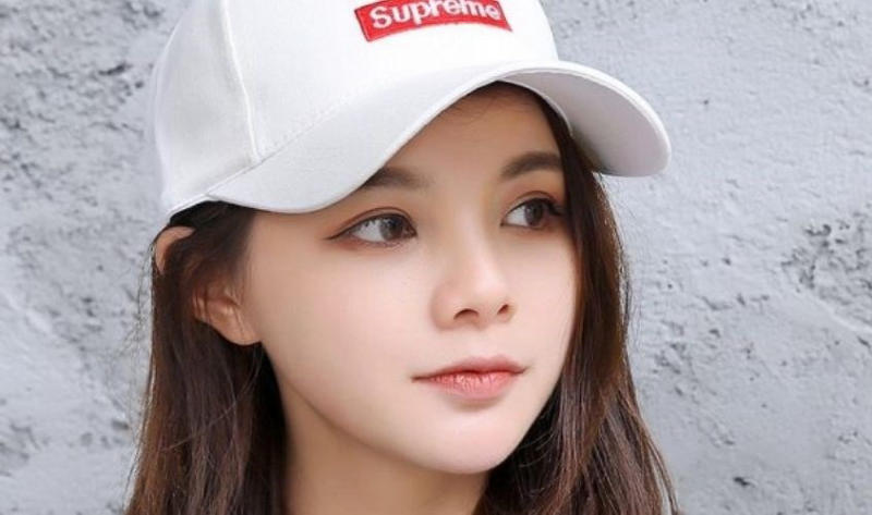 Cách đội mũ lưỡi trai cho khuôn mặt trái tim