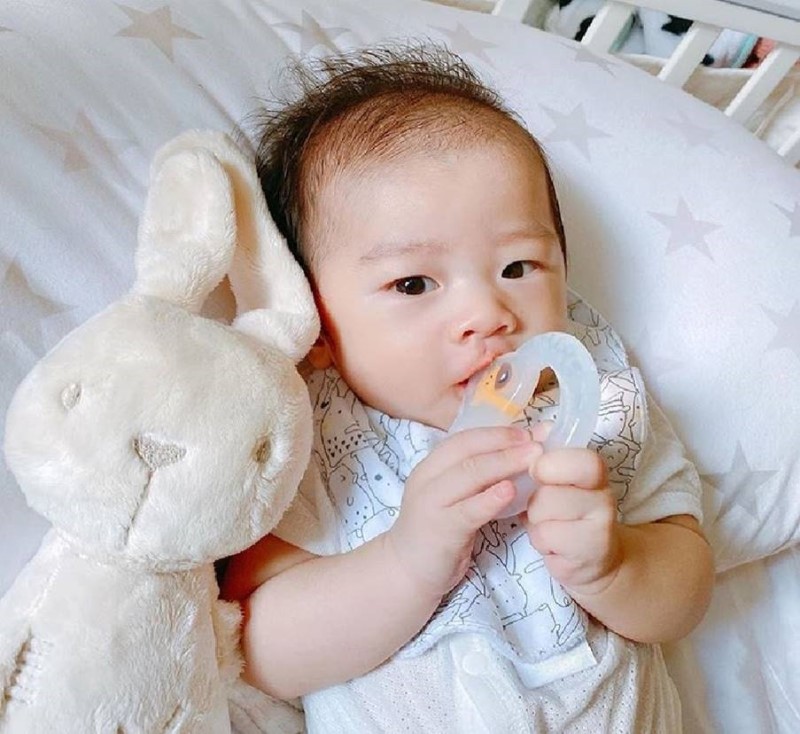 Bàn chải đánh răng kiêm gặm nướu Marcus & Marcus
