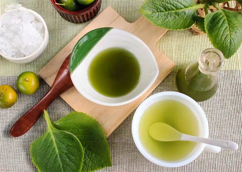 Trị ho cho bé bằng mật ong và lá húng chanh