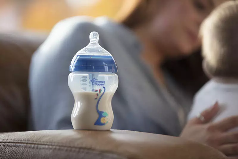 Hướng dẫn sử dụng bình Tommee Tippee