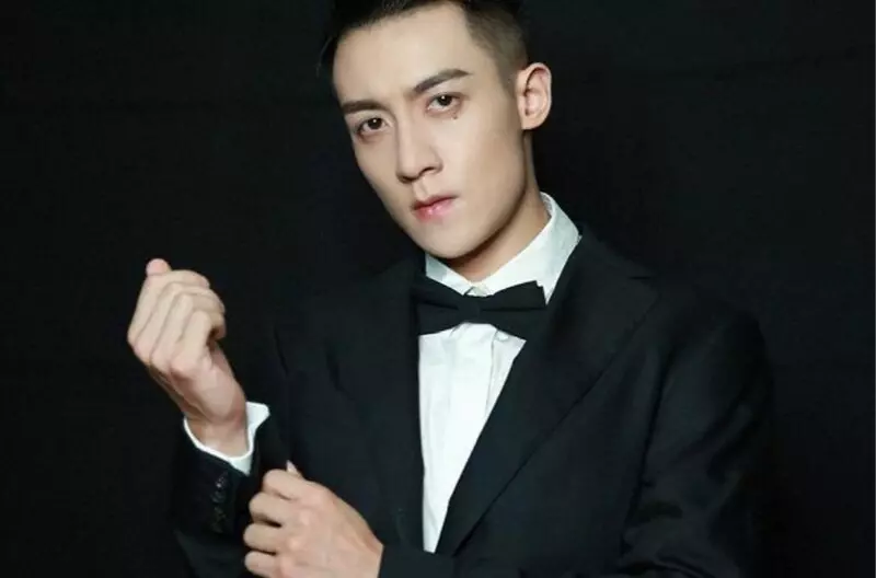 Cốc Gia Thành từng là sinh viên tại Đại học Thể thao Thành Đô