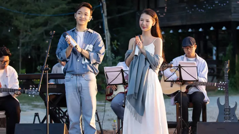 Amee từng vướng tin đồn tình cảm với ca sĩ Hoàng Dũng