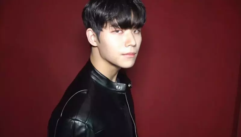 Junhyung gia nhập Maroo Entertaiment vào đầu năm 2017