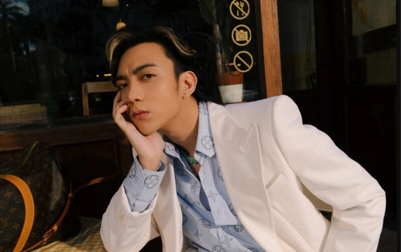 Phía sau một cô gái là bản hit làm nên tên tuổi của Soobin Hoàng Sơn