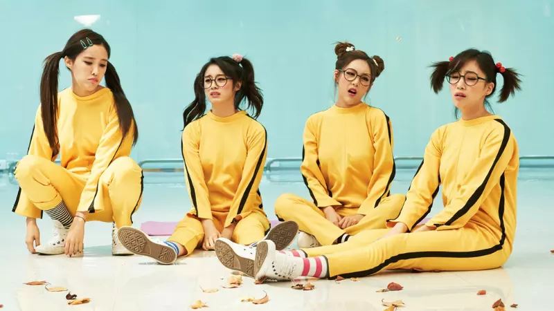 Đội hình 4 thành viên bao gồm Qri, Eunjung, Hyomin và Jiyeon nhằm quảng bá cho bài hát "Little Apple"