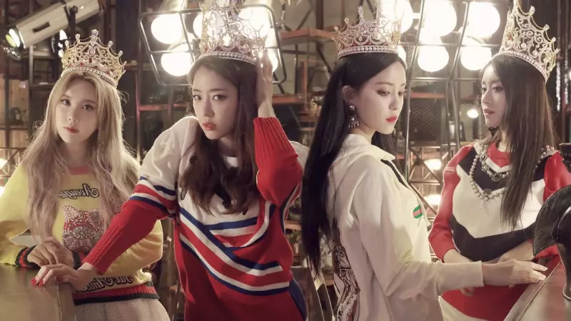 Bài hát cuối cùng có sự tham gia của 4 thành viên trong T-ara là ""What's My Name?"