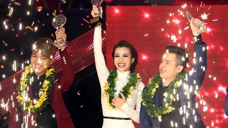 Đầu năm 2015, Đông Nhi tham gia chương trình The Remix và giành giải quân