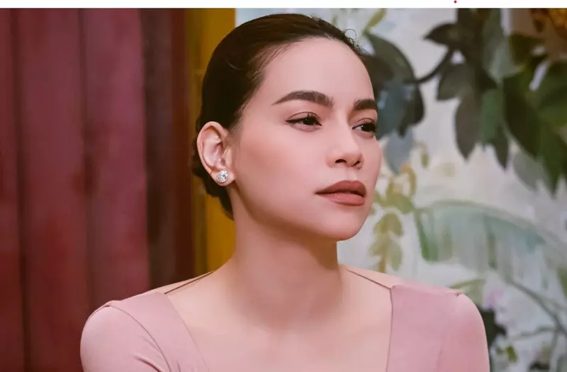 Năm 2005, cô tham gia phim truyền hình 39 độ yêu với vai Trang