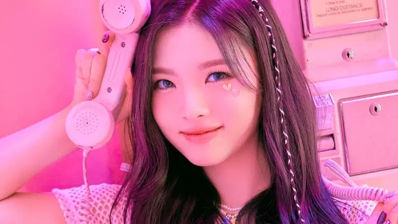 Jin Ha là một tài năng đa dạng của TRI.BE