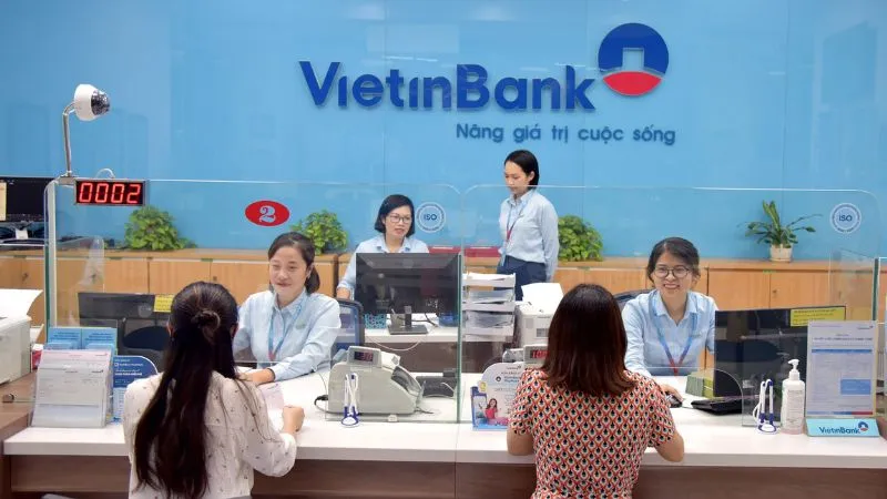 Bên cạnh kênh hotline bạn vẫn có thể liên hệ đến các dịch vụ chăm sóc khách hàng VietinBank bằng cách đến trực tiếp chi nhánh
