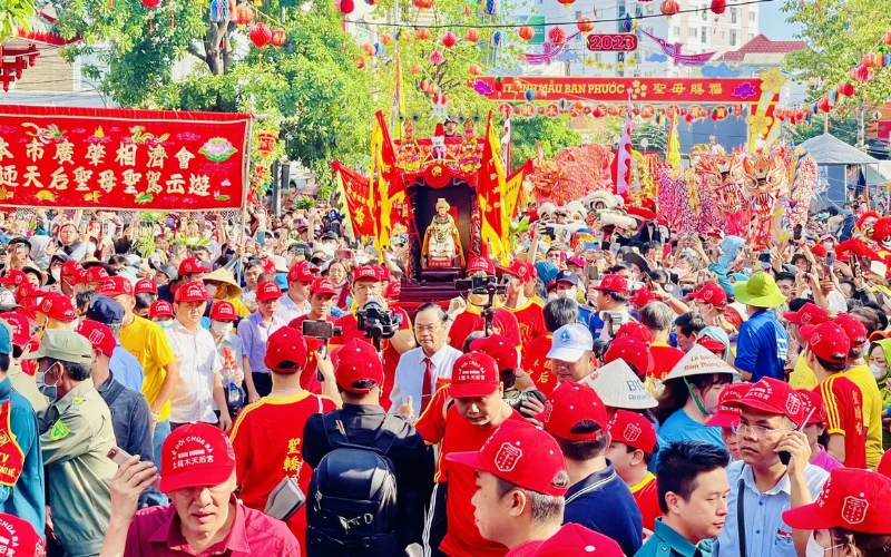 Lễ hội Chùa Bà Thiên Hậu – Bình Dương