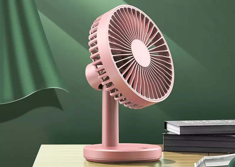Phụ thuộc vào công suất và hiệu suất mà thời lượng sạc pin của quạt mini cầm tay sẽ nhanh hay chậm