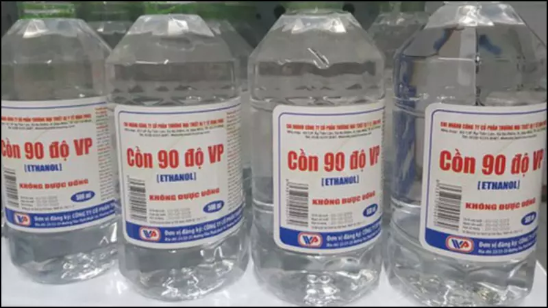 Dùng cồn có thể loại bỏ ngay vết thâm kim trong thời gian ngắn
